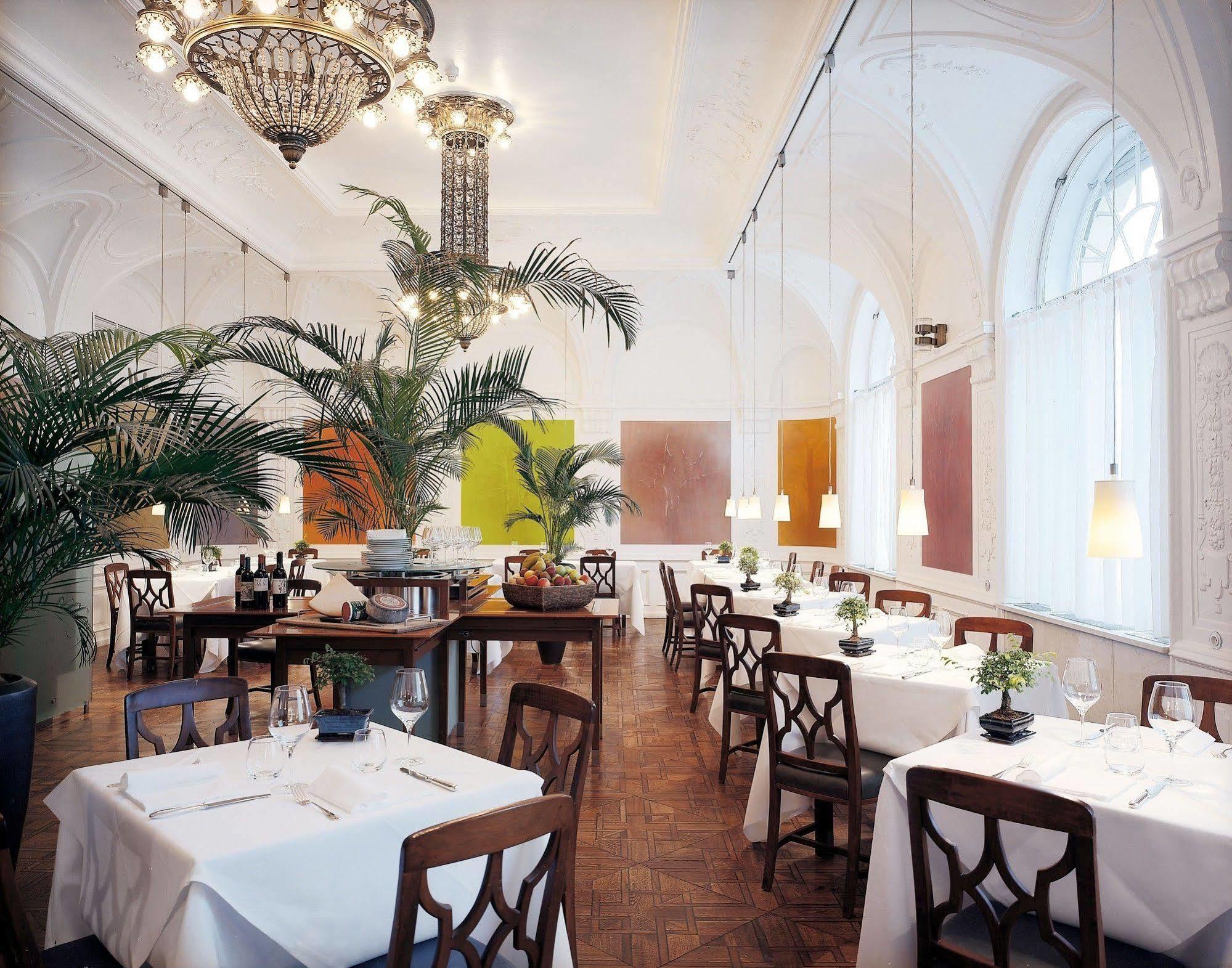 Hotel Greif, A Member Of Design Hotels 볼차노 외부 사진